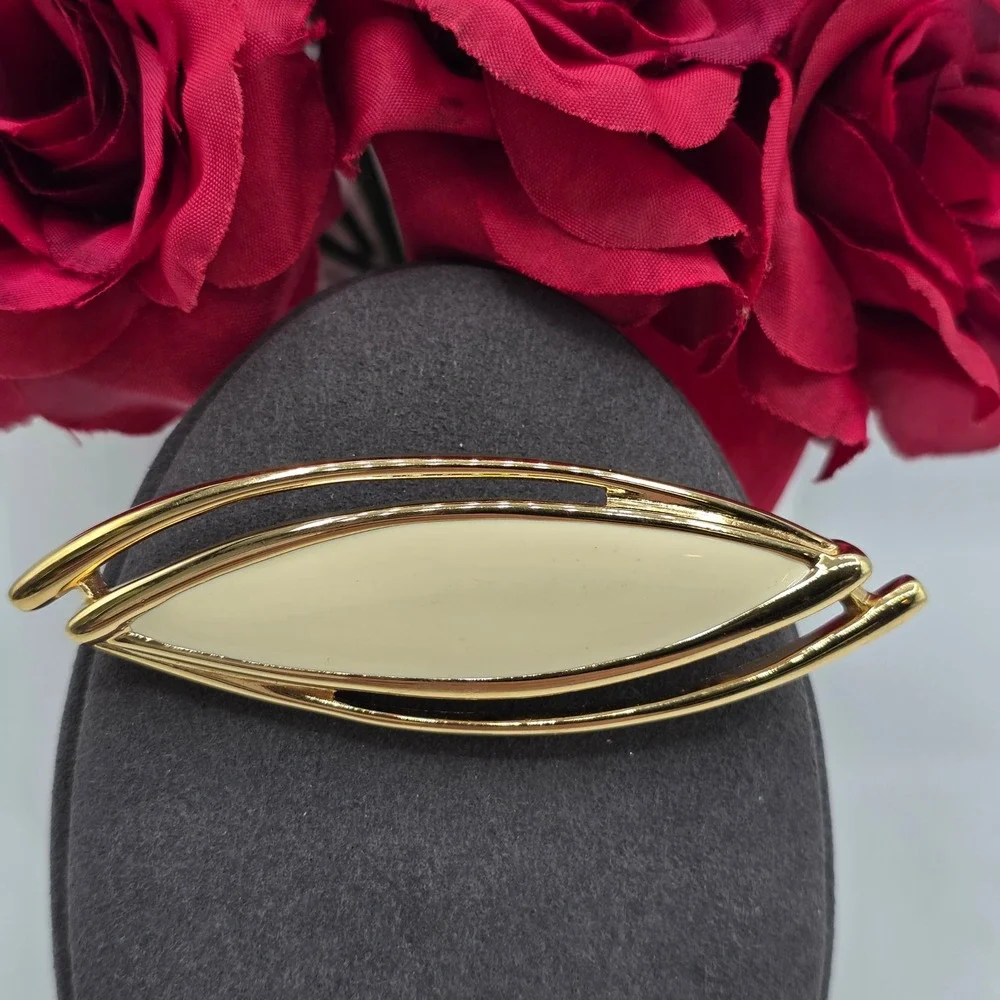 Monet Vintage Gold Tone Cream Enamel Marquise Bypass Brooch Pin Modernist